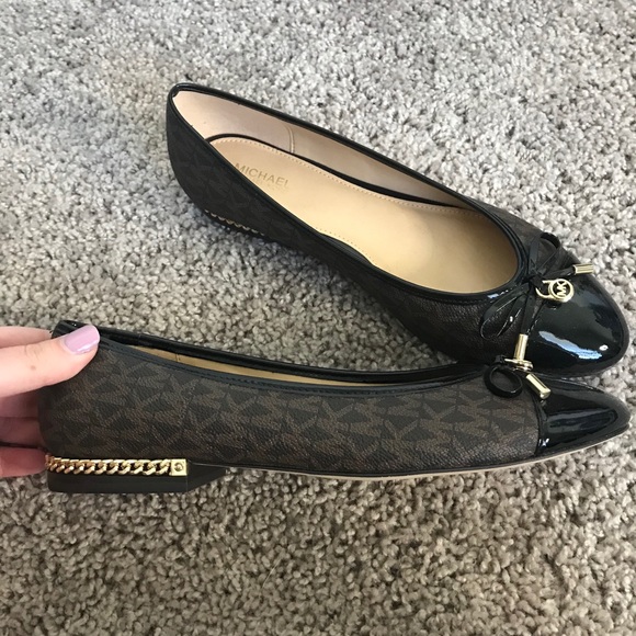 Michael Kors MK Logo Ballet Flats - Picture 2 of 3